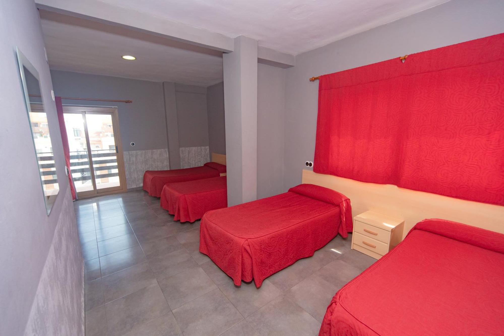 Hostal Virginia Favareta Ngoại thất bức ảnh