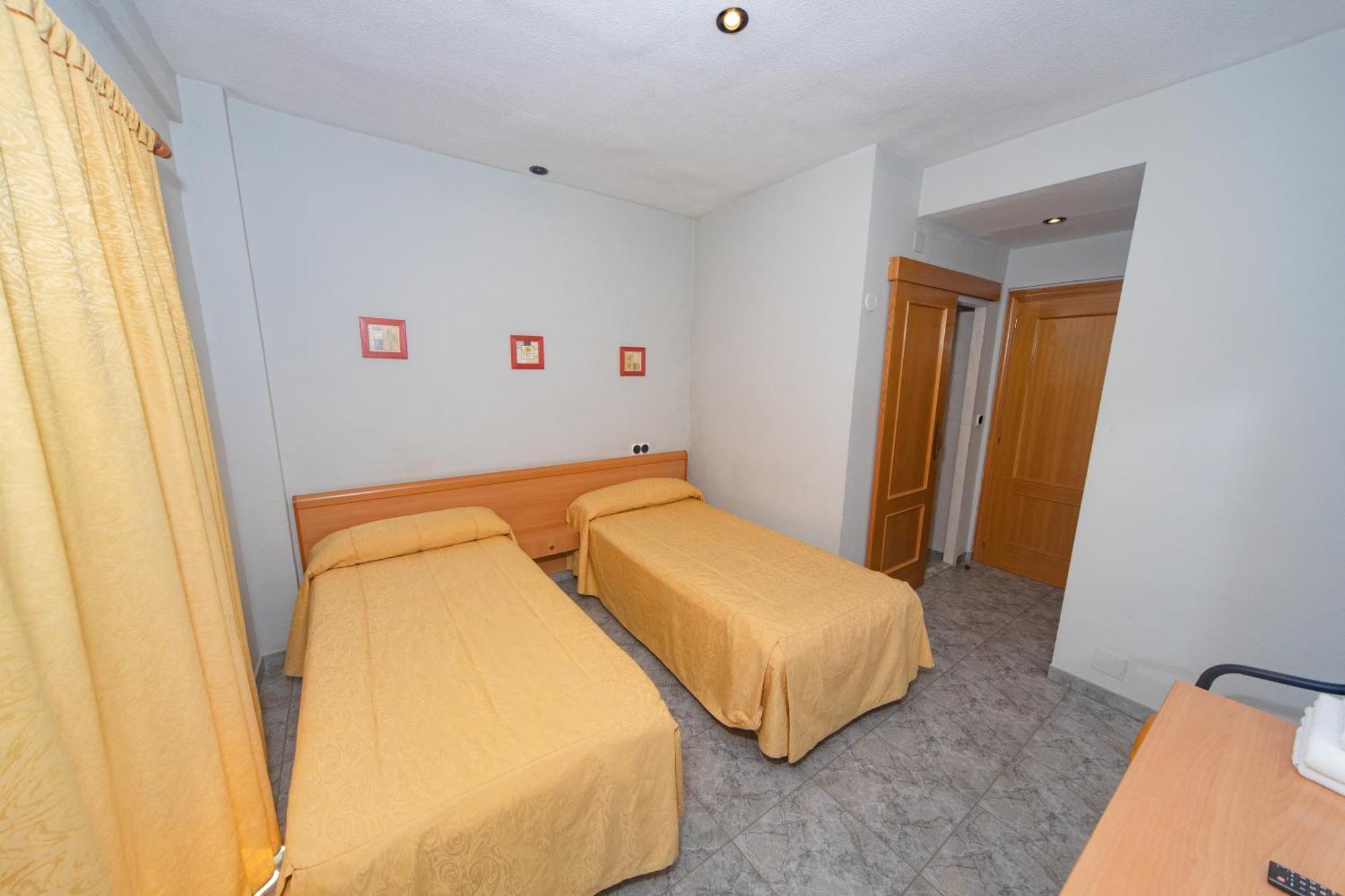 Hostal Virginia Favareta Ngoại thất bức ảnh