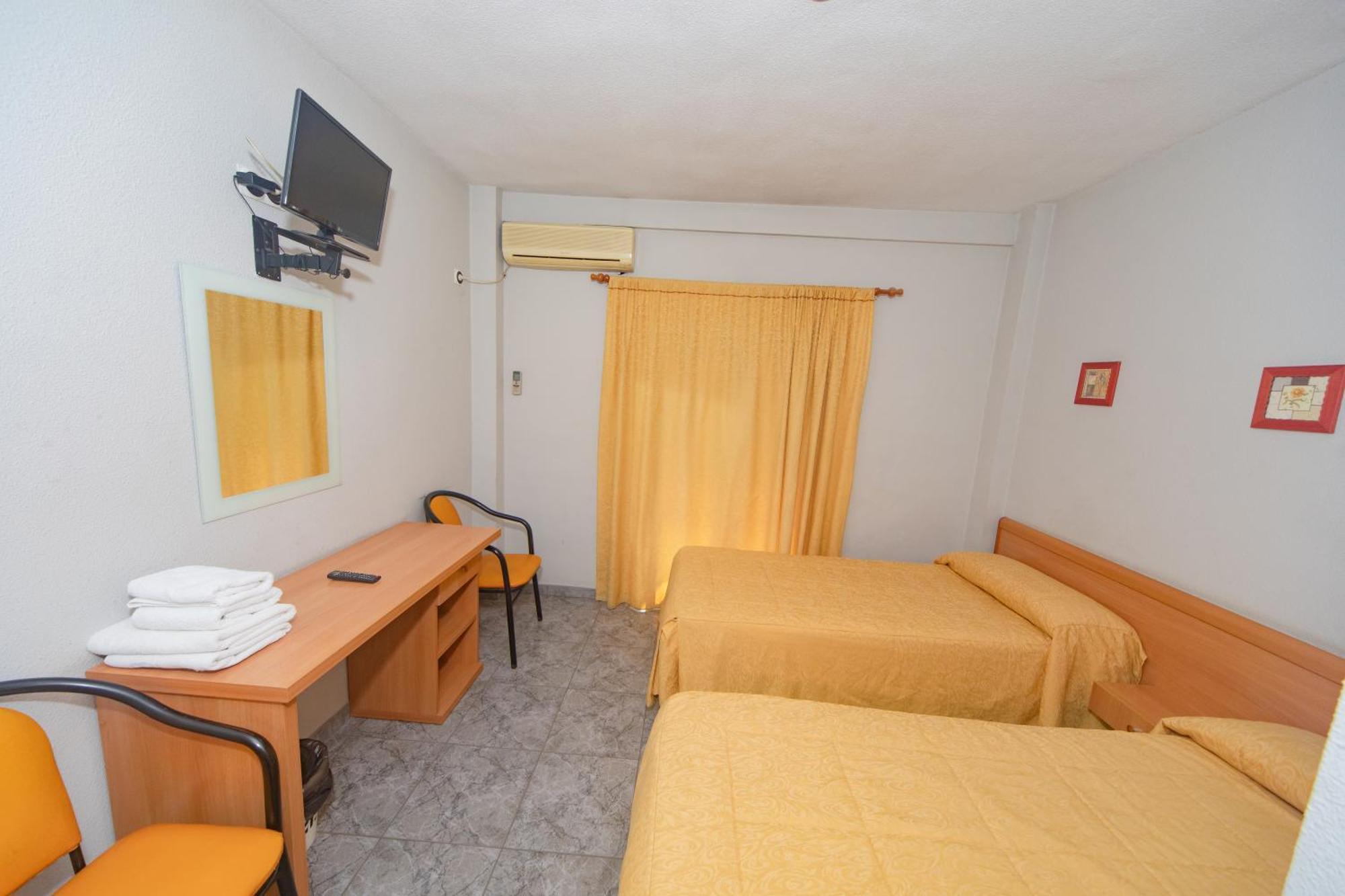 Hostal Virginia Favareta Ngoại thất bức ảnh