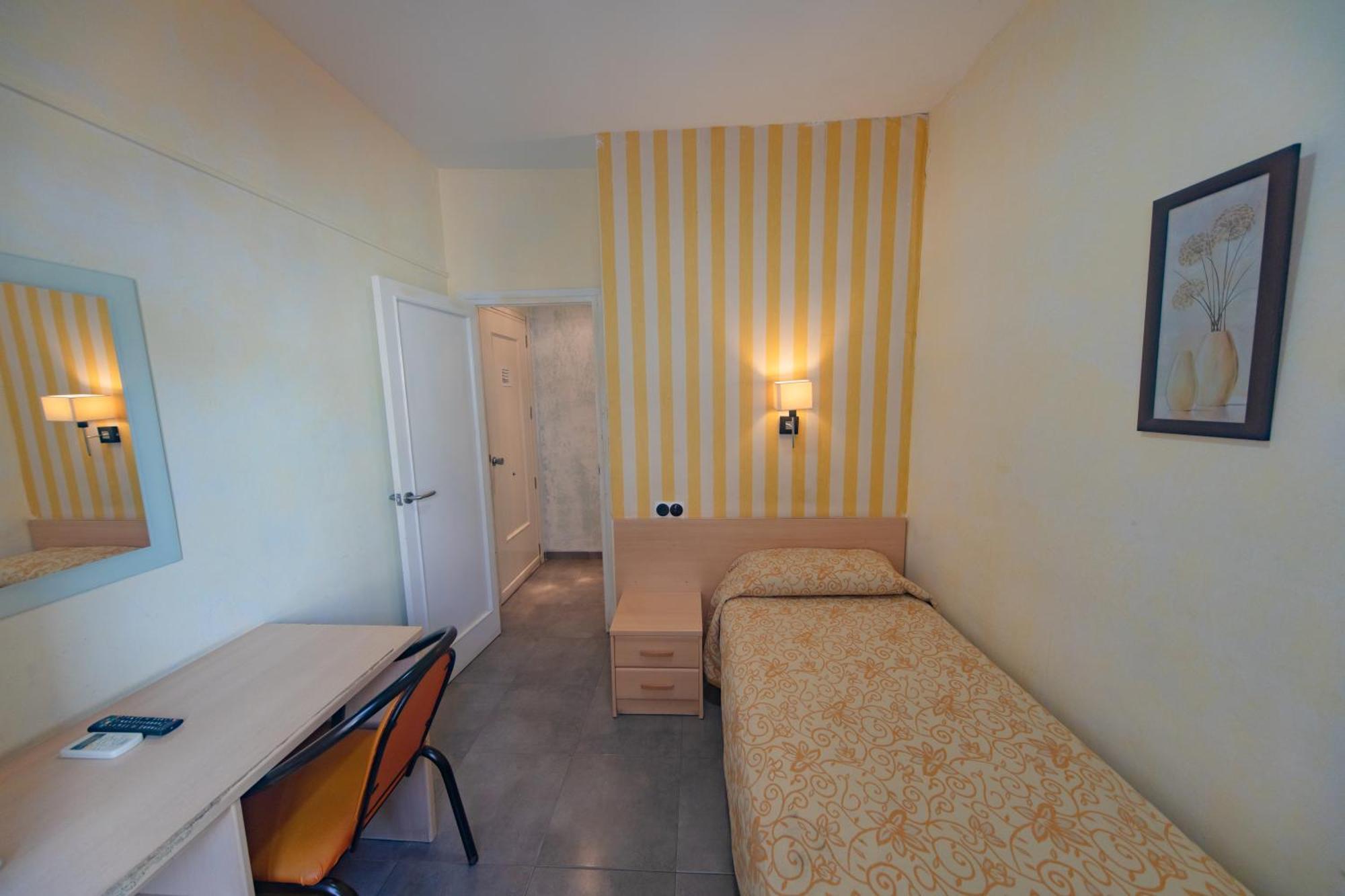 Hostal Virginia Favareta Ngoại thất bức ảnh
