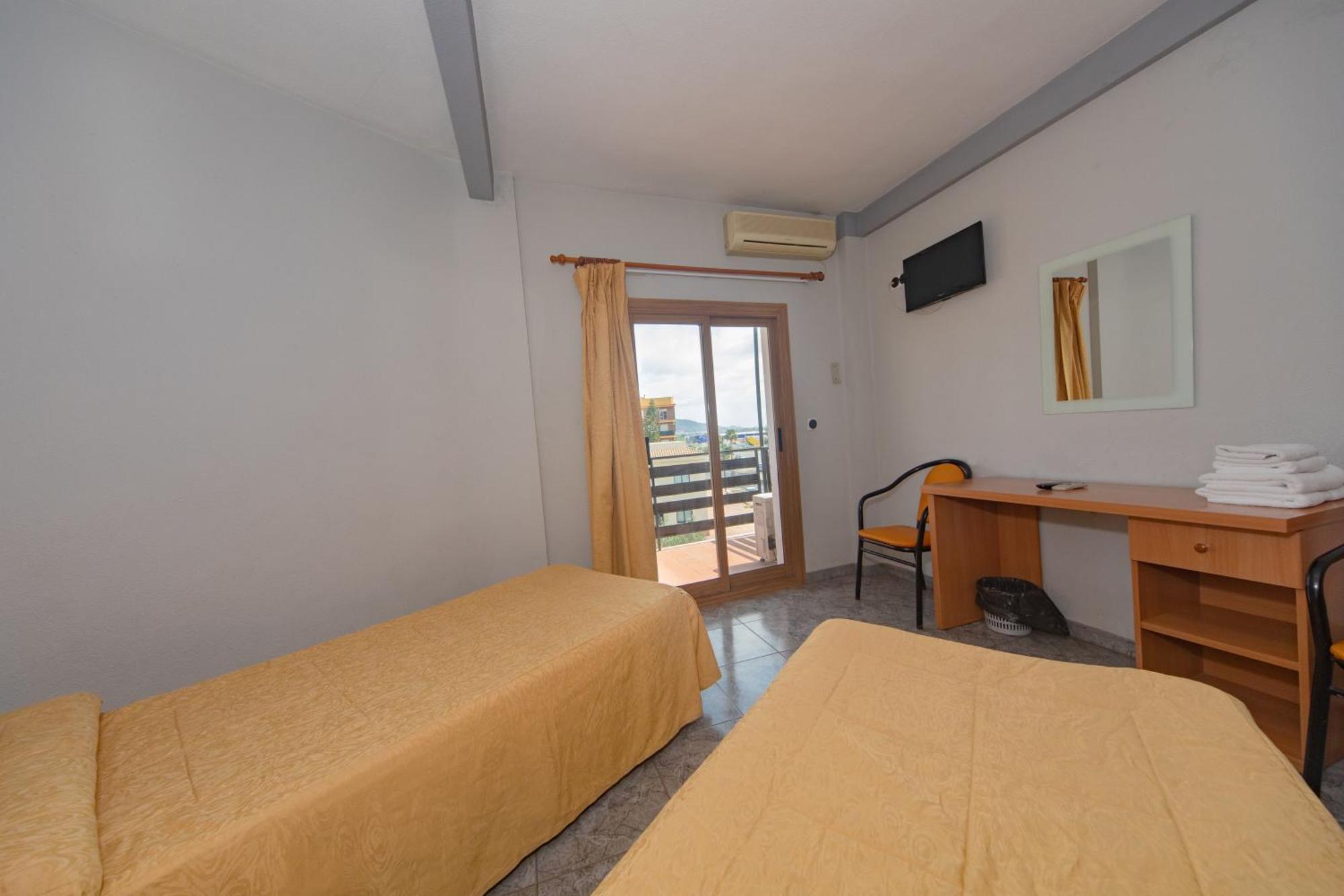 Hostal Virginia Favareta Ngoại thất bức ảnh