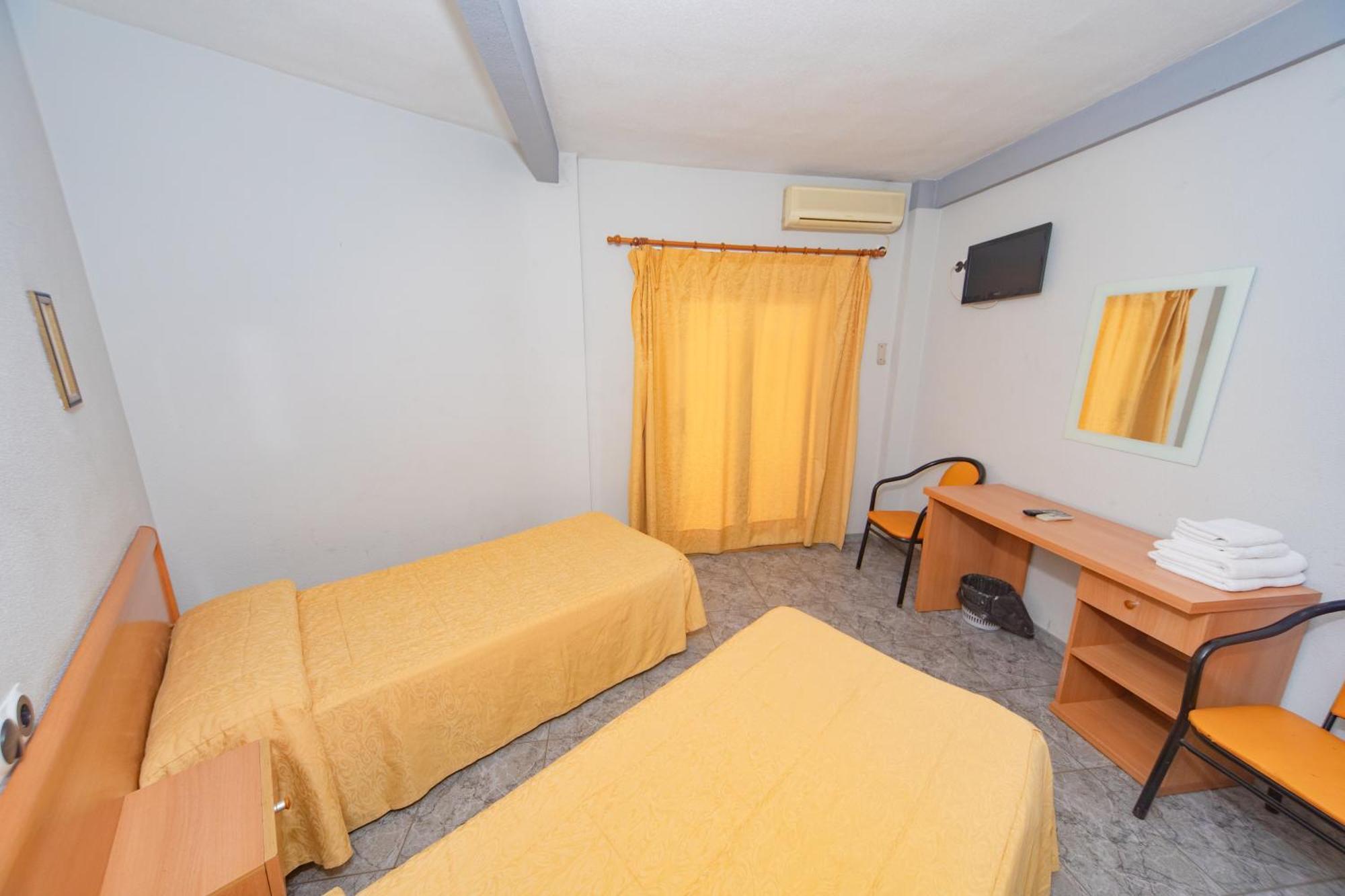 Hostal Virginia Favareta Ngoại thất bức ảnh